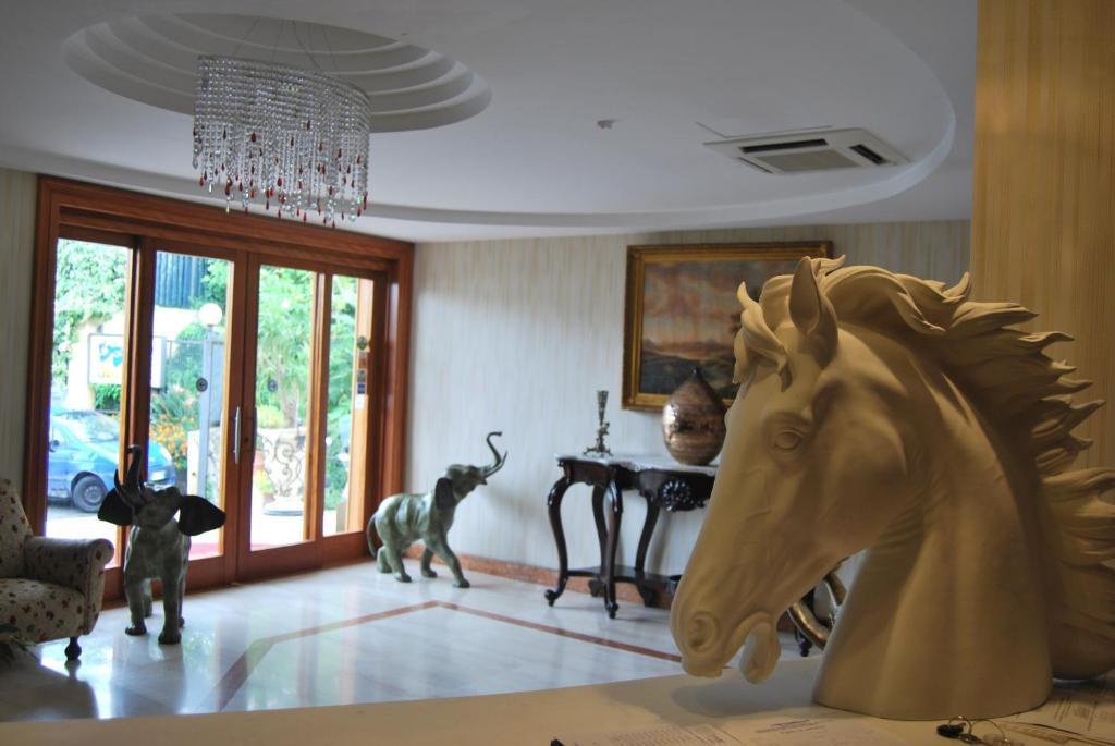 Paradiso Hotel 3*